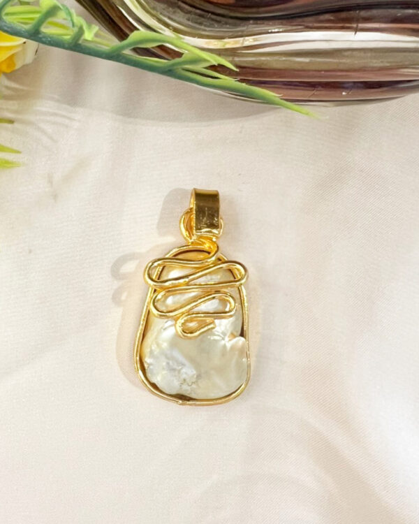 Amara locket - Image 2